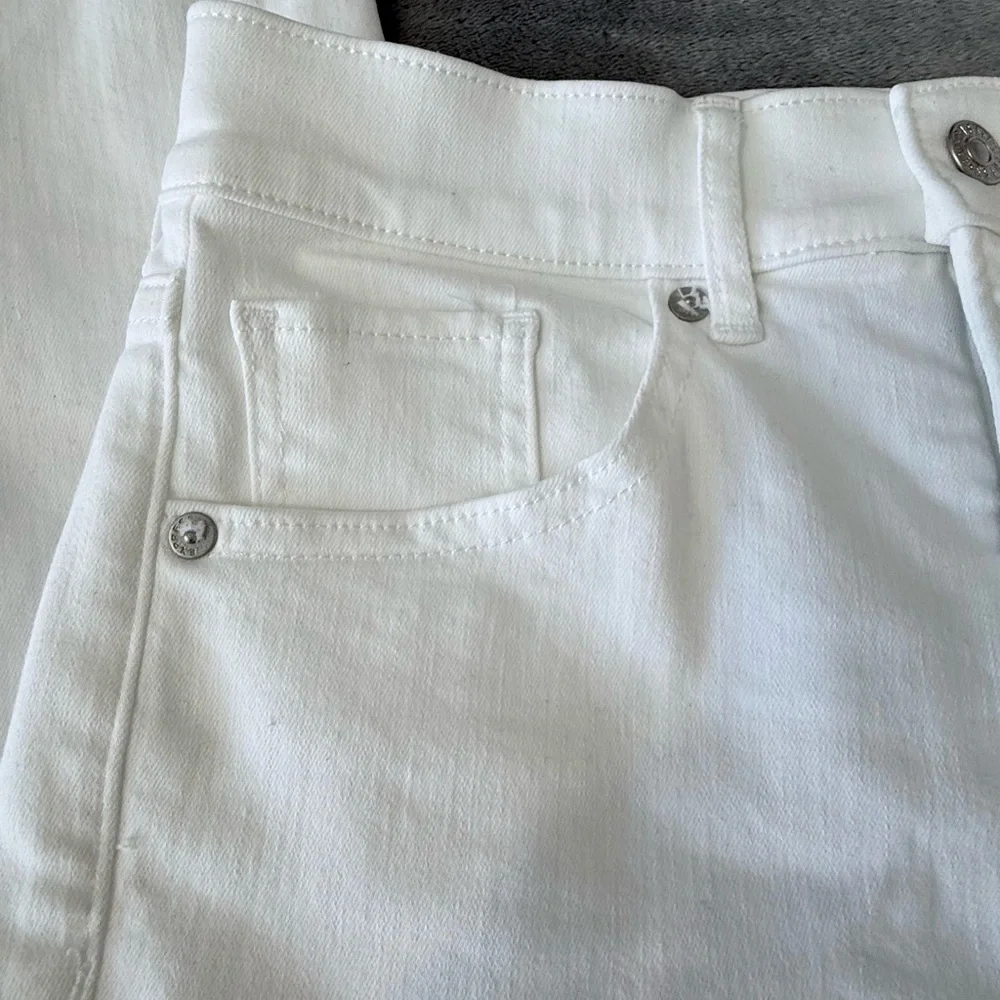 ~Express Women's High Rise White Skinny Jeans